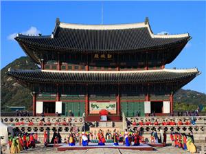 Cùng khám phá vẻ đẹp bình yên của cung điện Gyeongbokgung